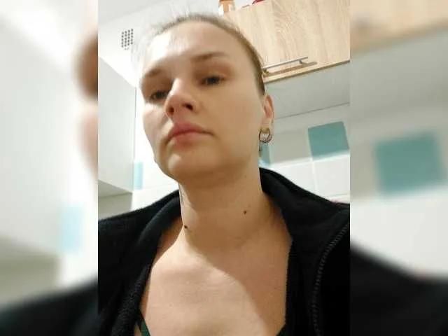 LisaLovHoney's avatar