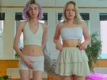 a_avine — squeeze tits without top Hello.  My name is Molly. Welcome to my stream!!! #blonde #new #teen #shy #bigboobs [88 tokens remaining]