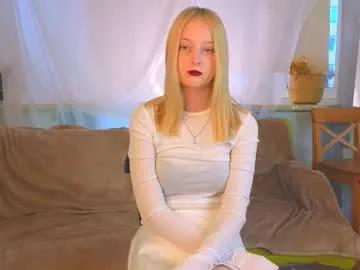 darceyheyd — Goal: Take my t-shirt off so it doesn't obstruct the view?  :) Hello guys im Kami and im #new #shy model on CB lets meet in my first day #skinny #blonde #18 [183 tokens remaining]