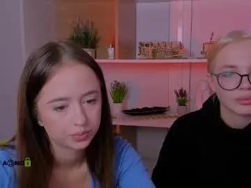 sendi_cais — GOAL: Oil my body [308 tokens remaining] Welcome to my room! #new #18 #blonde #cute #beautiful