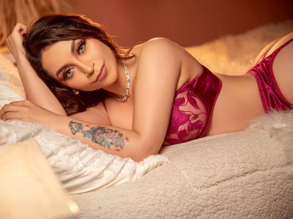 AbbyZanella — Beyond the camera, I dive into the world of pulsating music and passionate dance. Fashion and creativity are my artistic expressions, exploring the boundaries of visual seduction. In a person, I appreciate confidence and a willingness to explore...