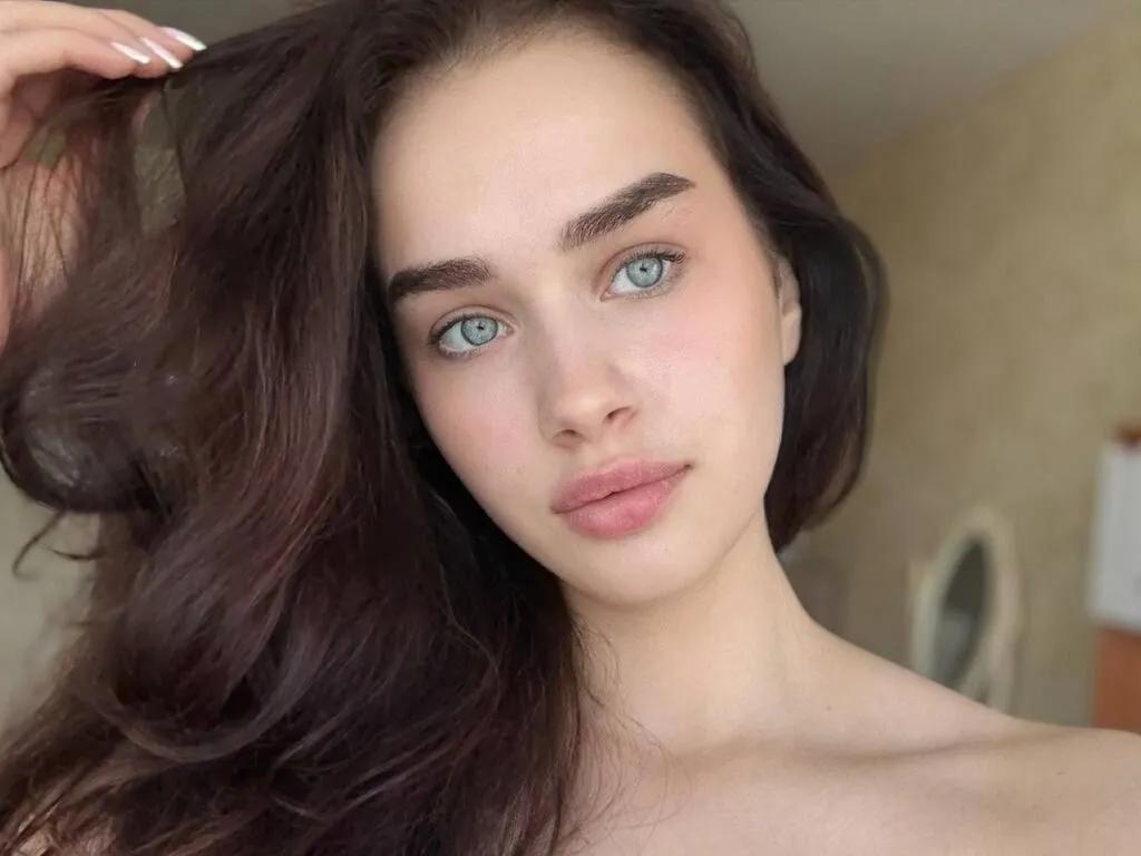 AlisePierri — I love walk, tasty food and do horny things! And show my secret parts! 