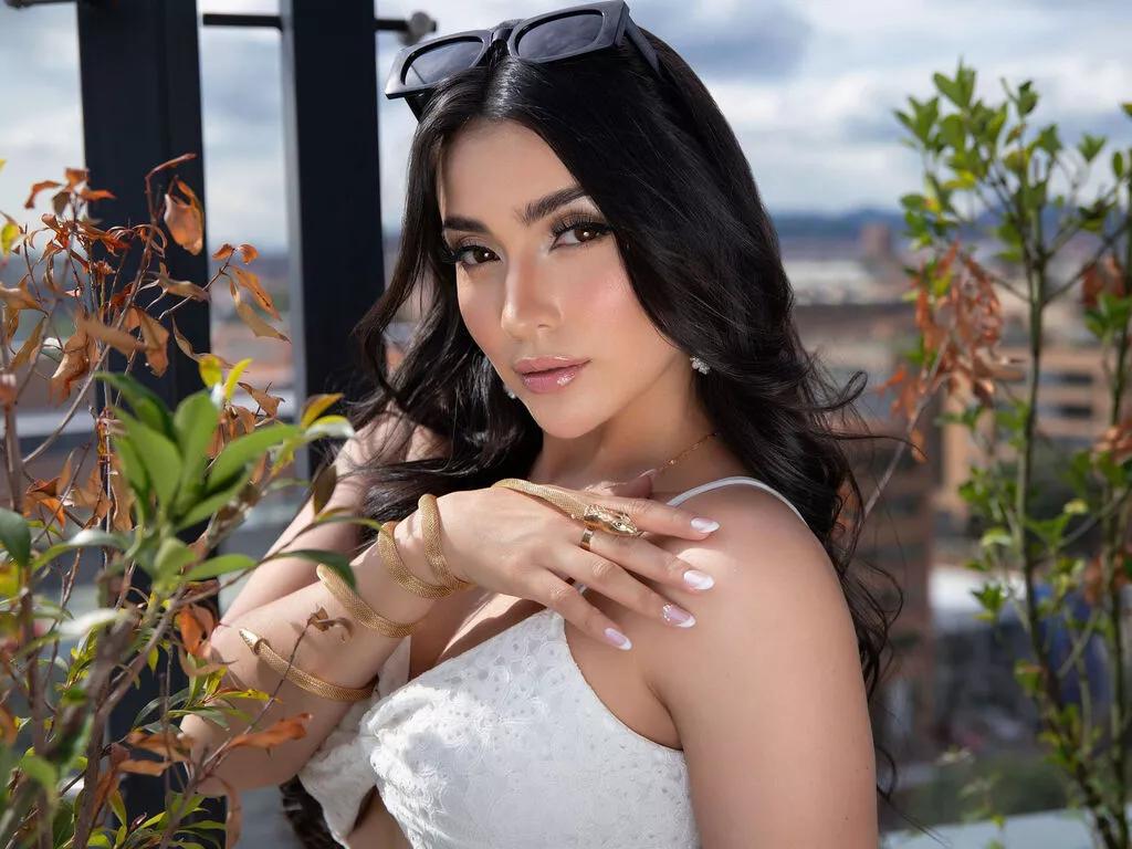 Nina — I like to meet new people, talk about different subjects, I am passionate and sapiosexual. , dance to the rhythm of a song and enjoy my time alone while I imagine how you make your desires come true with me.