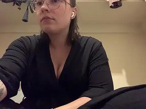 _minikui_ — Squirt show w/ new dildo!