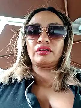 Afroditecash — Wet my pussy, masturbate 2 fingers