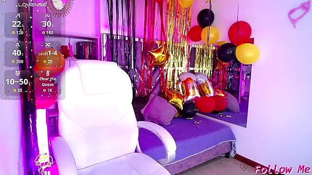 AliceWalker_11 — show oil