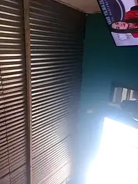 hot-mom22 — STRANGER PUTS FINGERS IN MY PUSSY