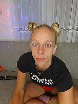 Lexa_xoxo — Mein ERSTES mal Anal! Arsch entjungfern!