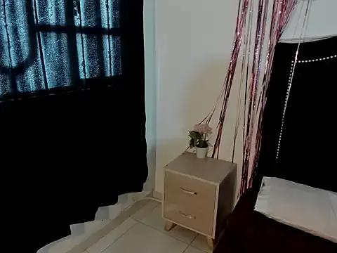 LucianaBlackwell — masturbate the dildo with the tits