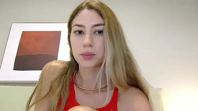 Maiaaxlovee — naked/pelada