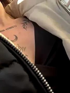 Porn_cornn — Massage my pussy + slap in bus