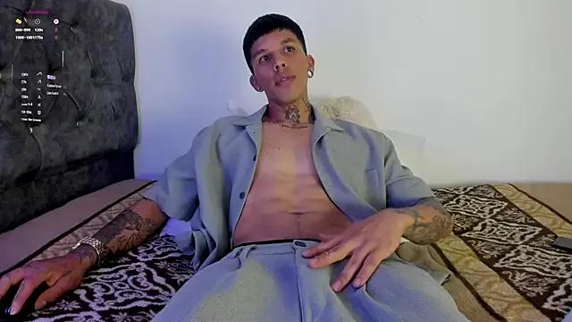 Savajelust — Shirt Off