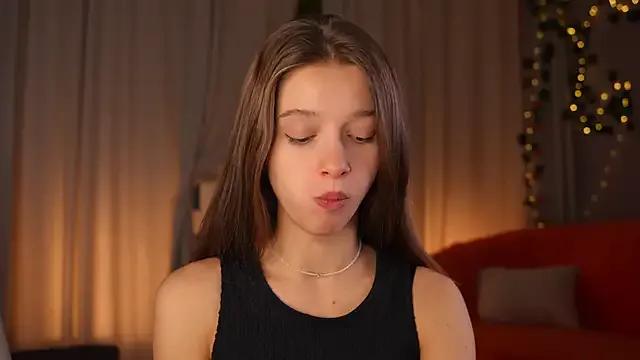 StripChat UdelaHathorne is Freechat UdelaHathorne — deep cleavage tease