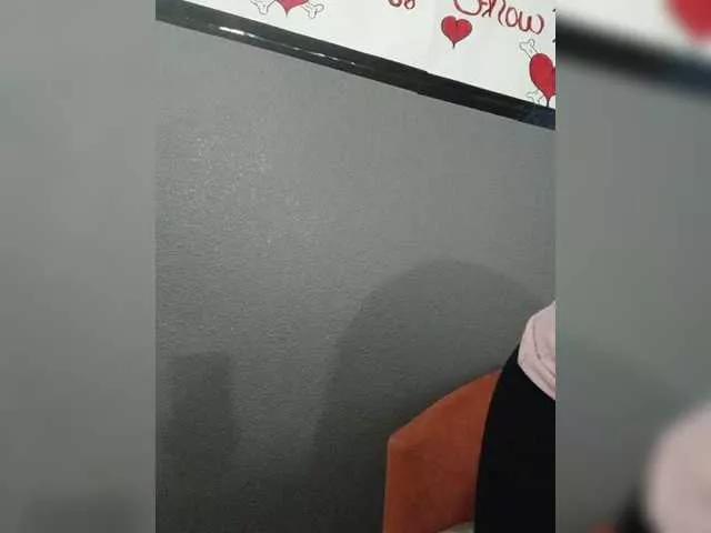 Offline Adelaideskyy on BongaCams