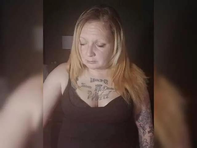 Offline Adelaideskyy on BongaCams