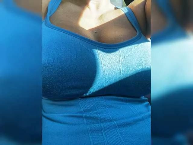 Freechat adrianna_fox on BongaCams