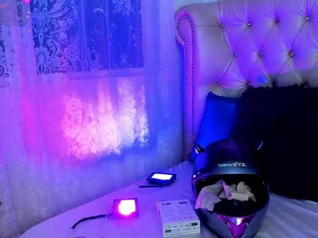 Offline AlexaFoxy18 on BongaCams