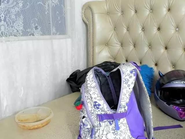 Offline AlexaFoxy18 on BongaCams