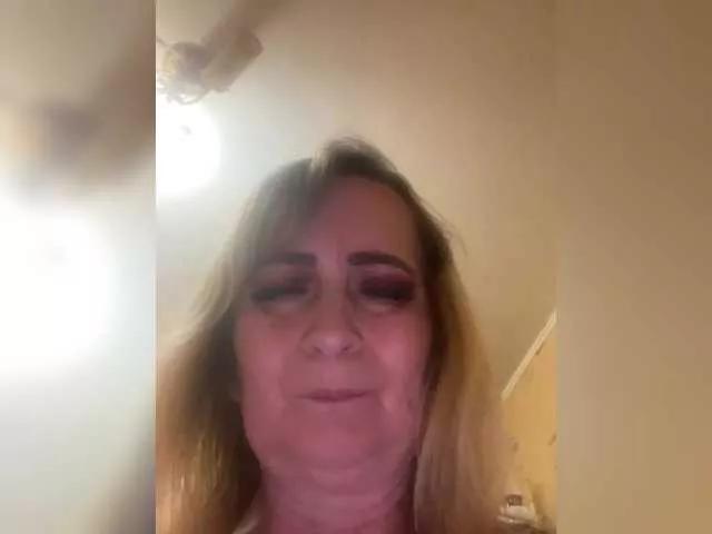 Offline Alina1965 on BongaCams
