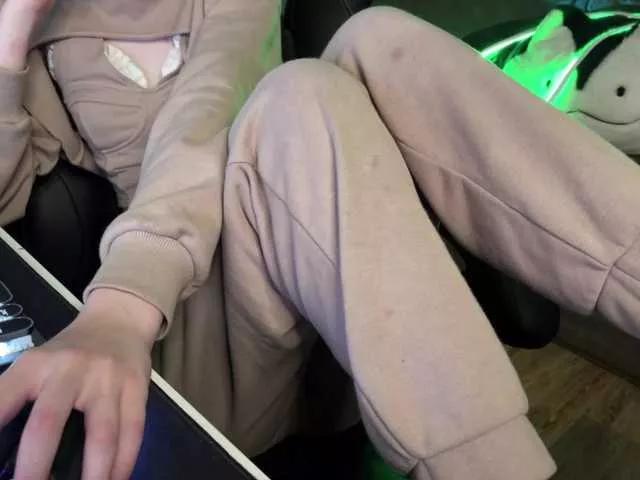 Offline Alisa-Cheshirovna on BongaCams