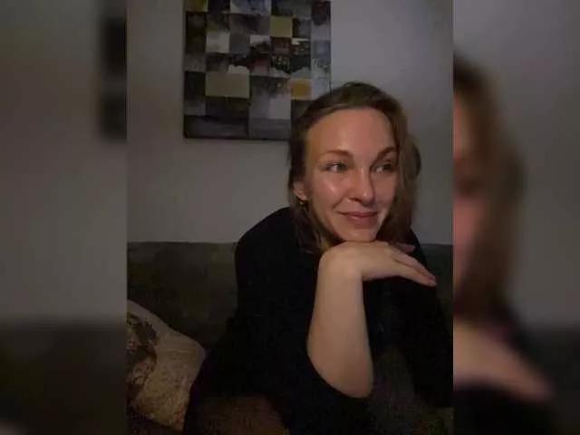 Offline Alisasqrl on BongaCams
