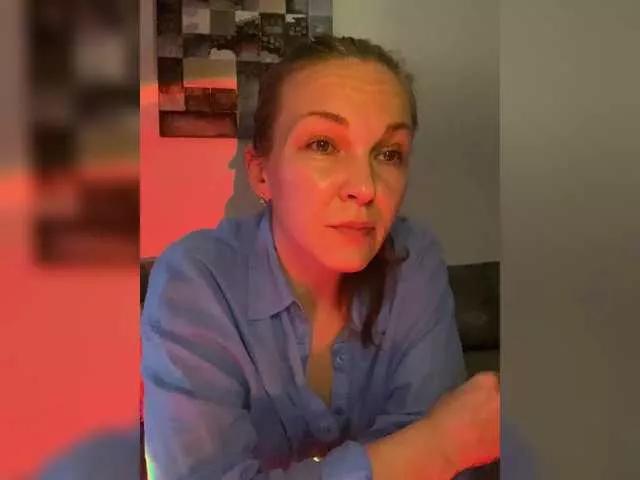 Offline Alisasqrl on BongaCams