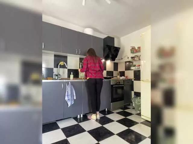 Offline Alisasqrl on BongaCams