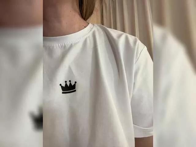 Offline AmieHerry on BongaCams