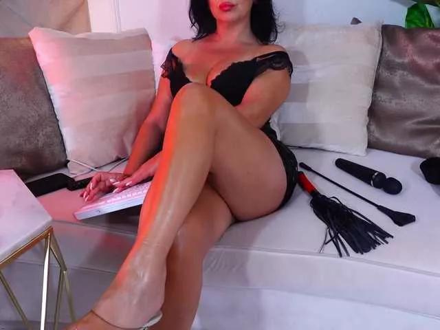 Offline AQueenMonica on BongaCams