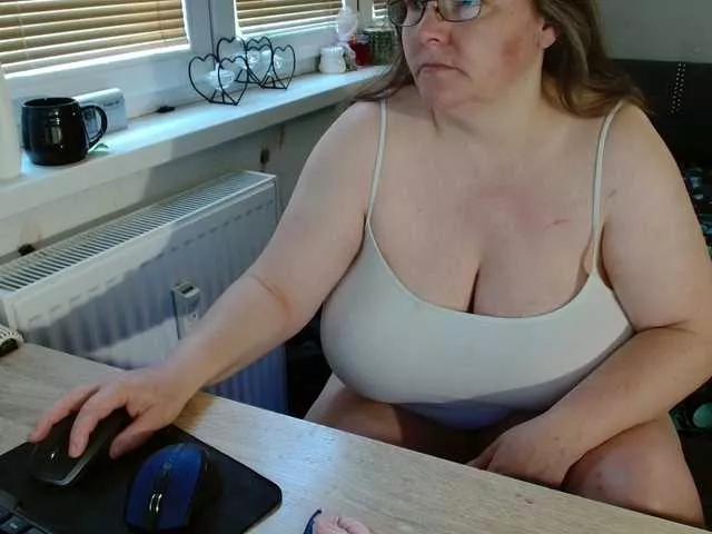 Freechat Bessy123 on BongaCams