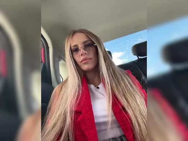 Offline blondinochkaa on BongaCams