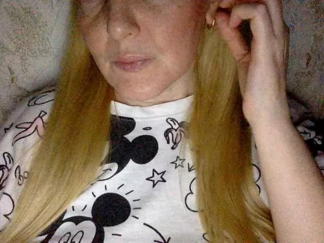 Offline BlondyVio on BongaCams