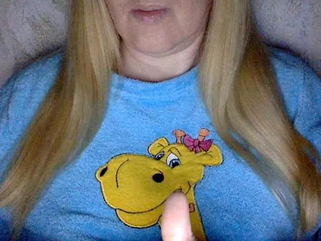 Offline BlondyVio on BongaCams