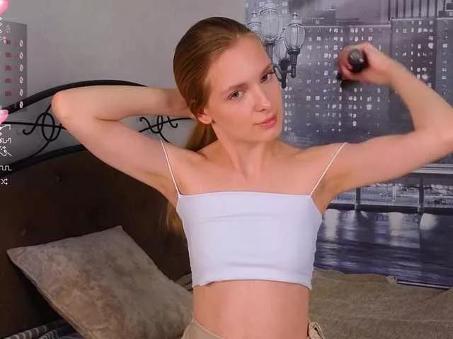Freechat CrimsonAura on BongaCams
