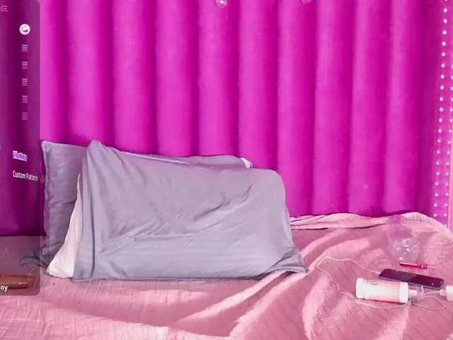 Offline curvybrunnett on BongaCams