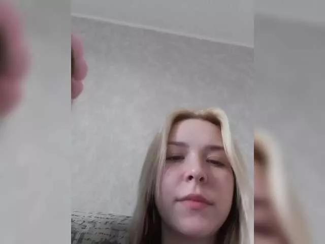 Freechat cutesmiles on BongaCams