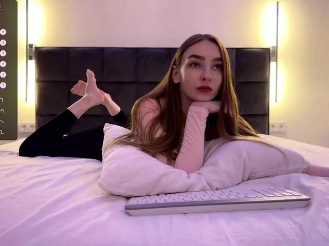 Offline DiamondLily on BongaCams