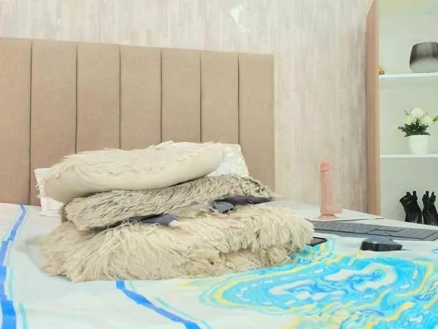 Offline DiannaWild on BongaCams