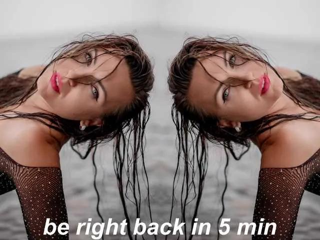 Discover DIVORA's sexy live broadcast for captivating sexiness DIVORA from BongaCams
