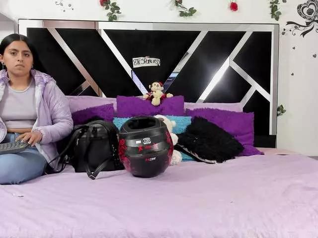 Offline Dreamgirlss on BongaCams