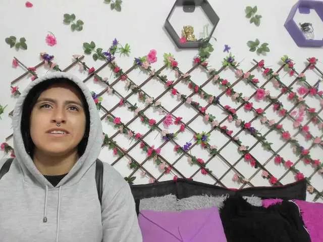 Offline Dreamgirlss on BongaCams