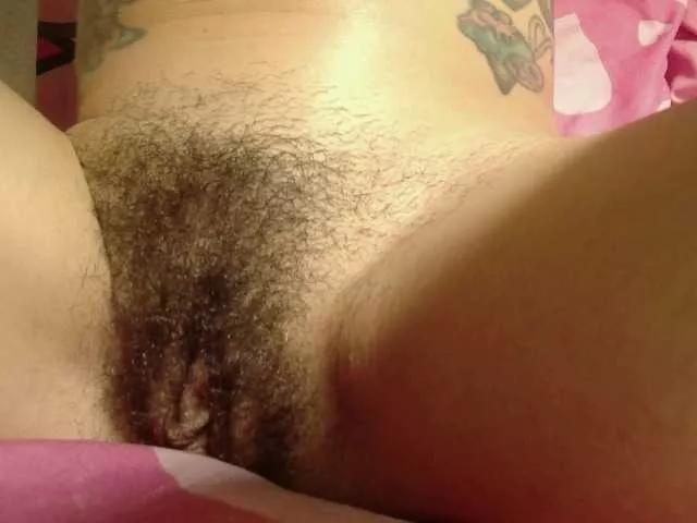 Offline emmaherby1 on BongaCams
