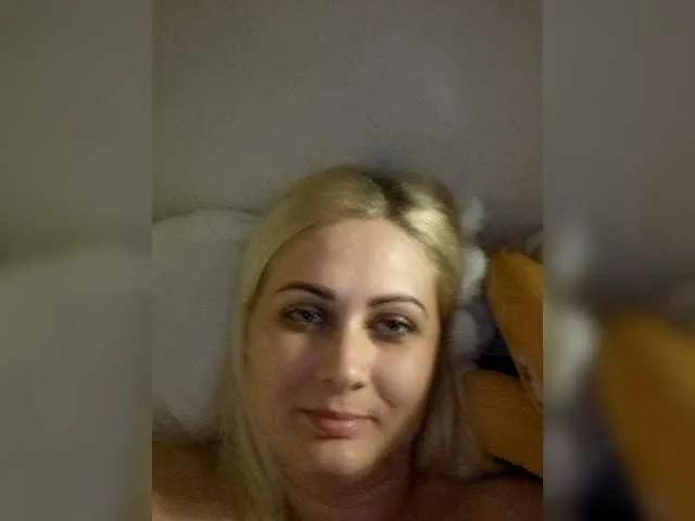 Offline Enni1 on BongaCams