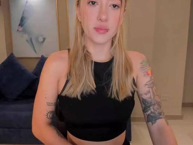 Offline EveBenson on BongaCams