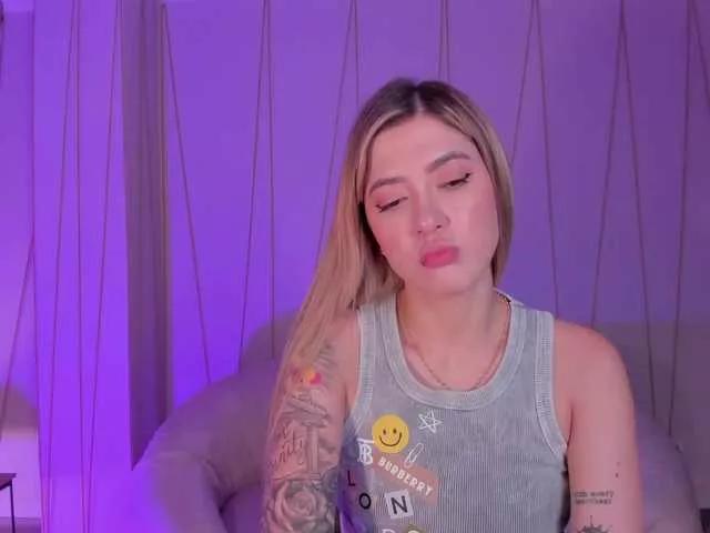 Offline EveBenson on BongaCams
