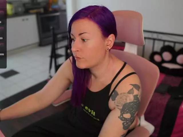 Offline gennyrock on BongaCams