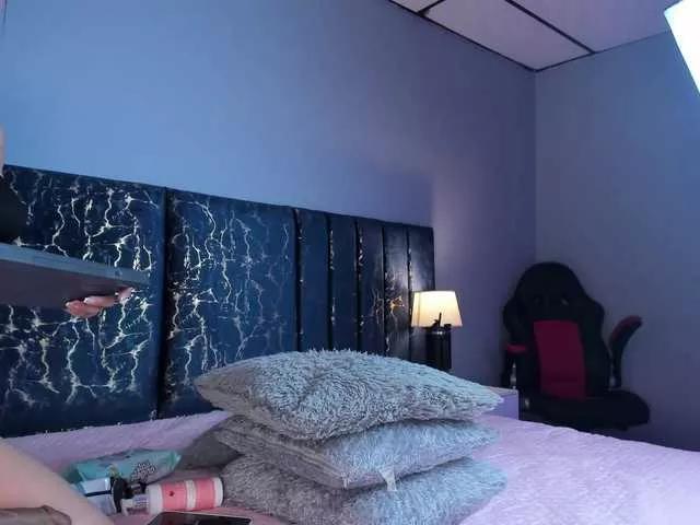 Offline Gisell-Montoy on BongaCams