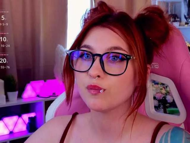 Offline HoneyCherry on BongaCams