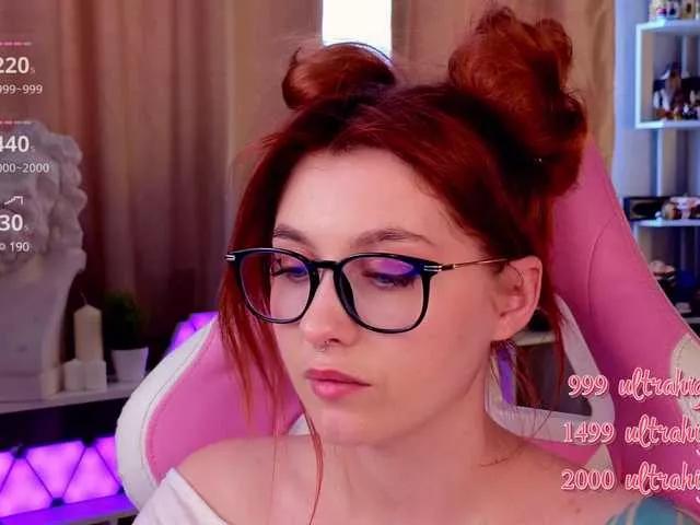 Offline HoneyCherry on BongaCams