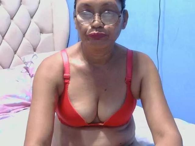 Offline hOtGranny4u on BongaCams